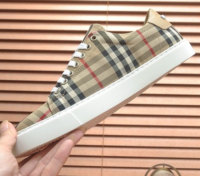 Burberry Beige Plaid Low-Top Sneakers - Leather Lining